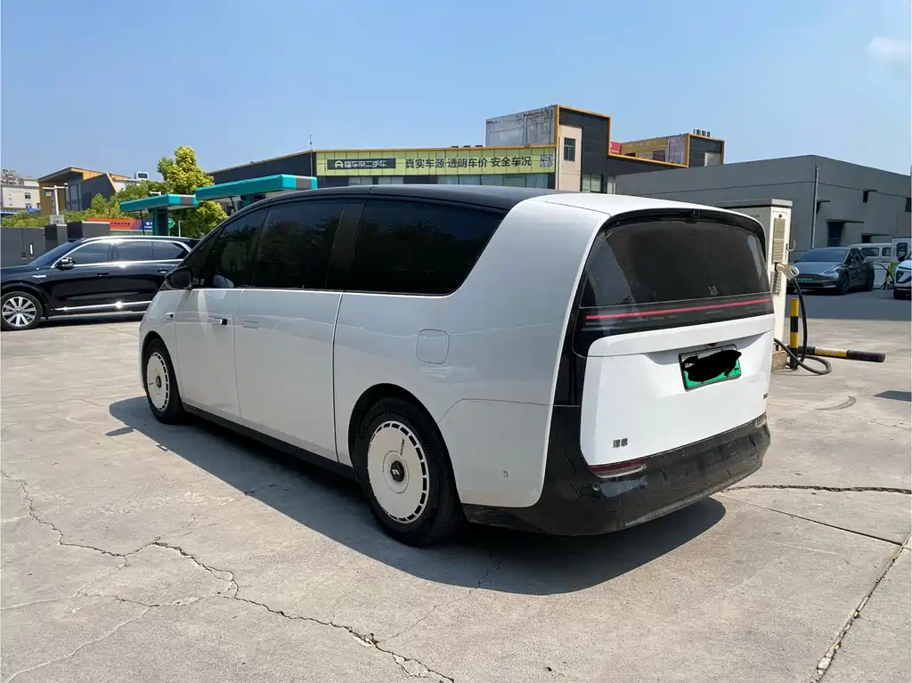 Li Auto Li MEGA — миниатюра 9