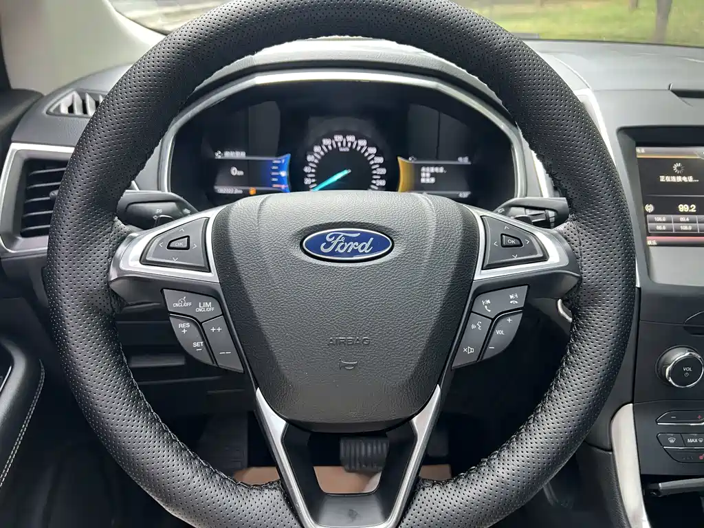 Ford Edge — миниатюра 16