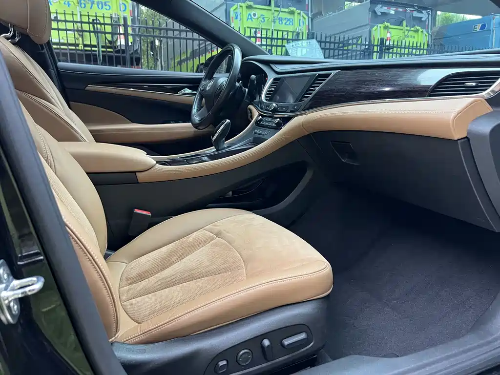 Buick LaCrosse — миниатюра 7