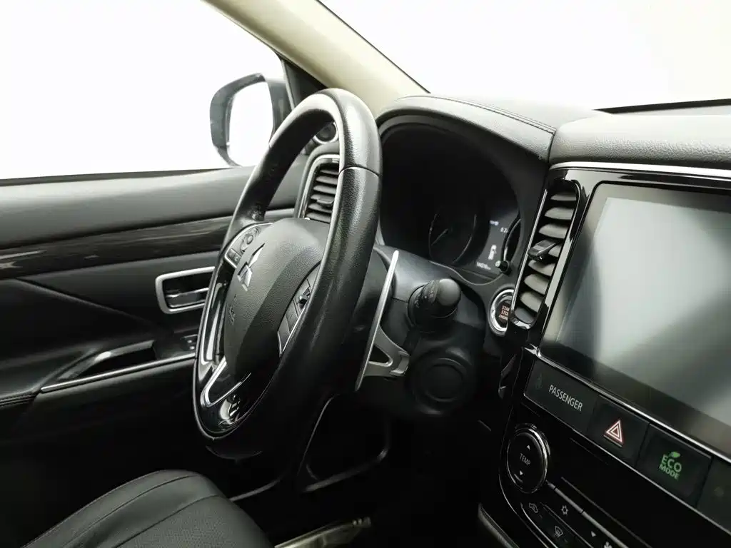 Mitsubishi Outlander — миниатюра 22
