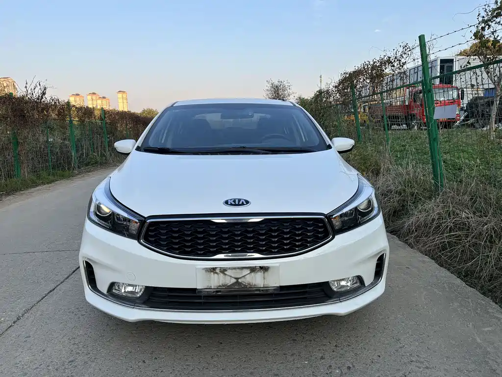 Kia K3 2016 1.6L MT GLS