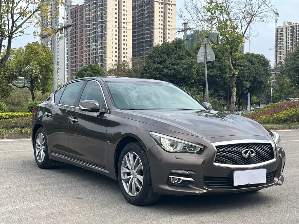 INFINITI Q50L