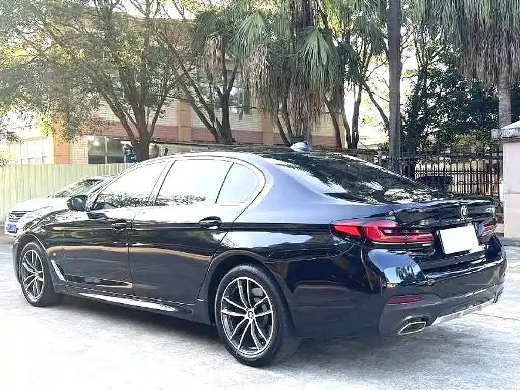 BMW 5 Series — миниатюра 9