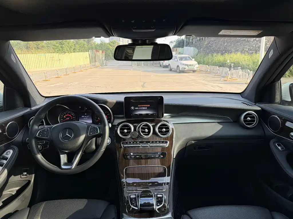 Mercedes-Benz GLC — миниатюра 12