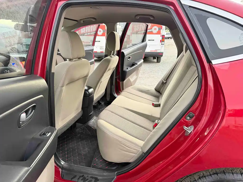 Hyundai Elantra — миниатюра 13