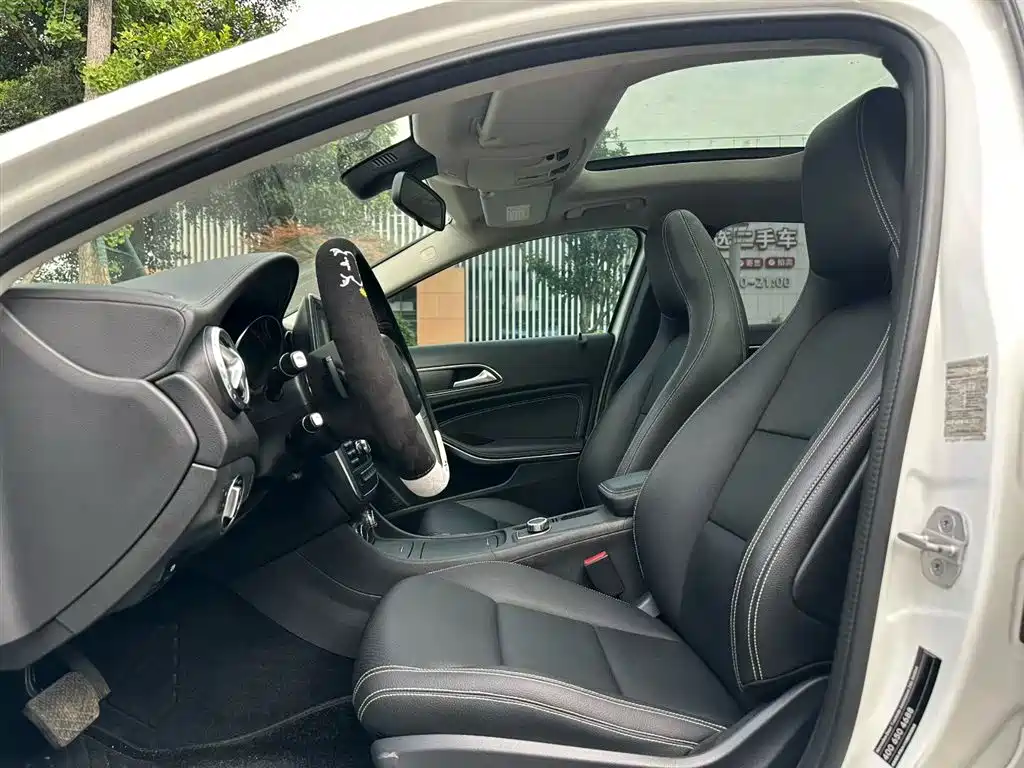 Mercedes-Benz GLA 2015 GLA 200 Fashion