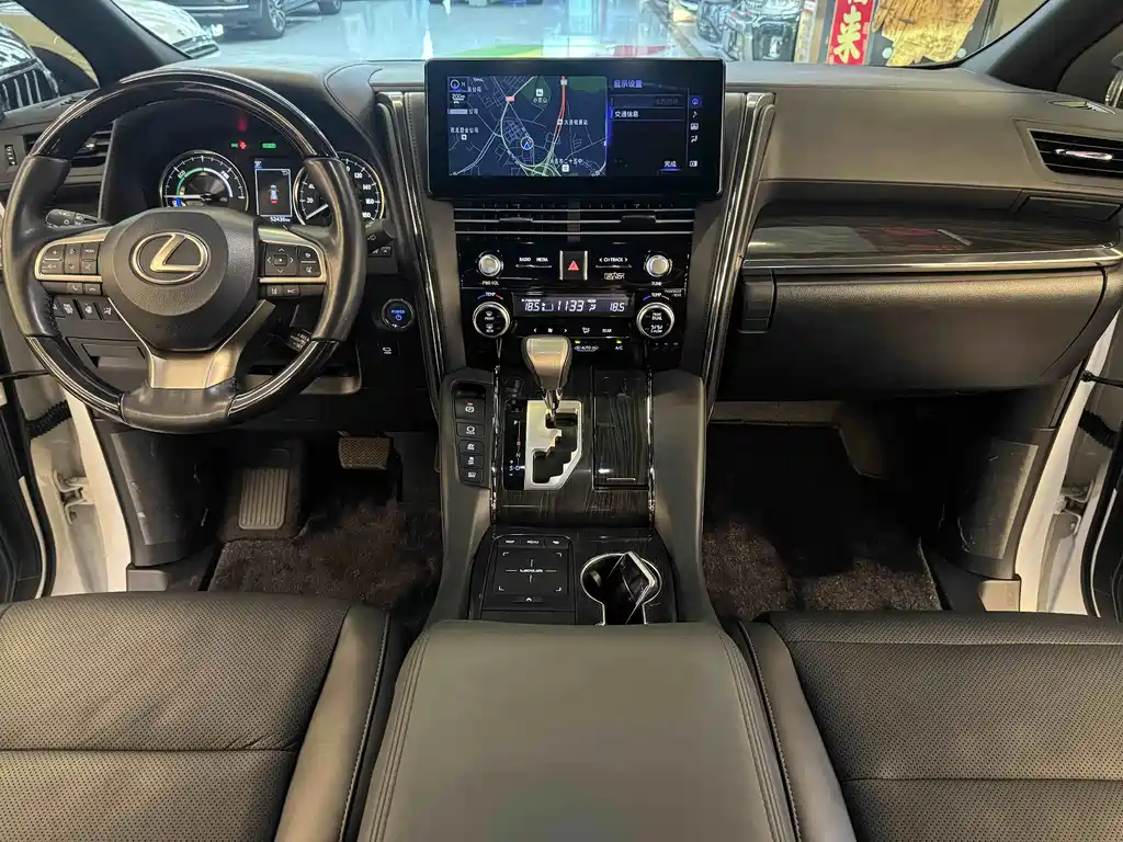 Lexus LM — миниатюра 8