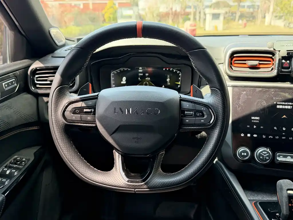 Lynk & Co 02 Hatchback 2021 2.0TD Halo