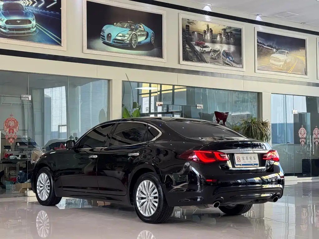 Infiniti Q70 — миниатюра 14