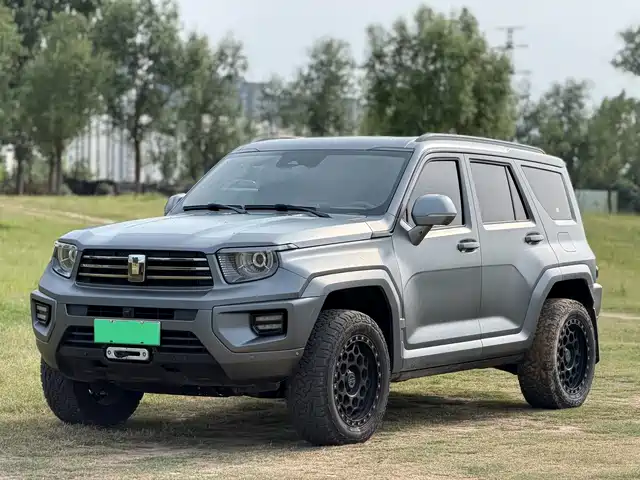 2025 TANK 700