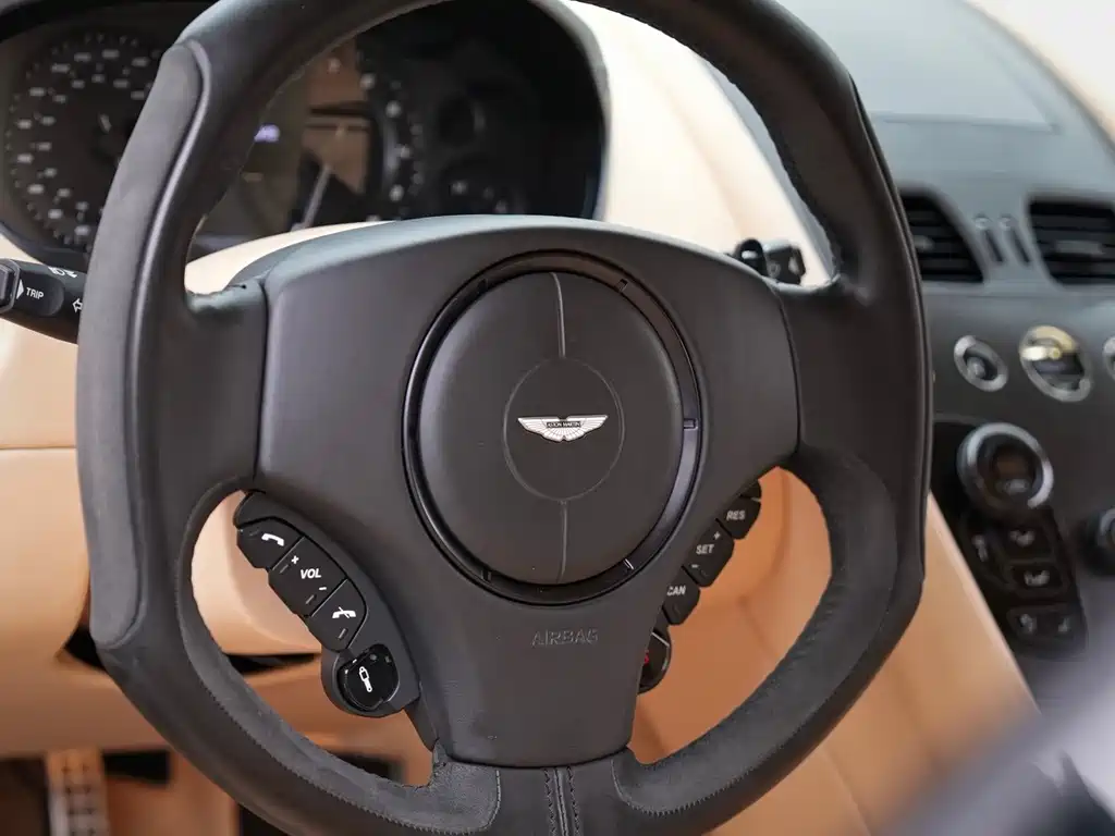Aston Martin Vanquish — миниатюра 6
