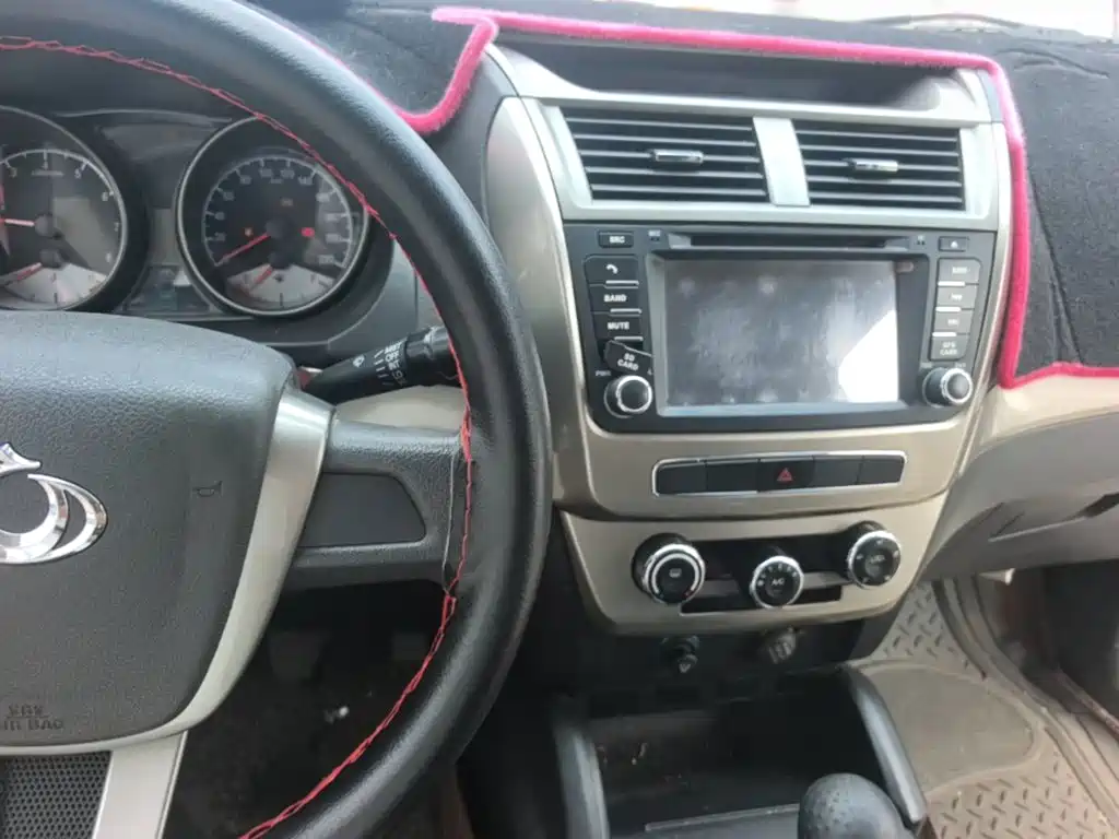 Geely GX7 — миниатюра 10