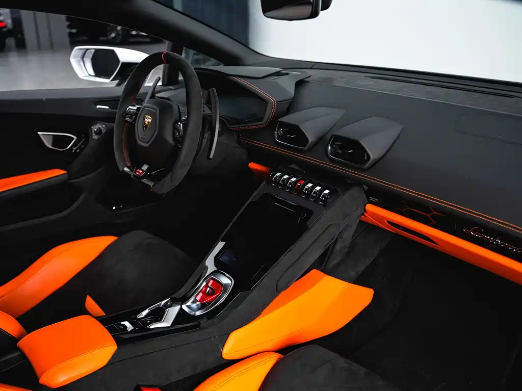 LAMBORGHINI HURACÁN