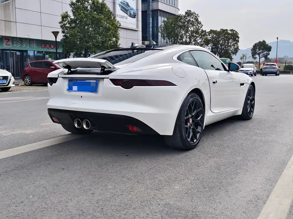 JAGUAR F TYPE