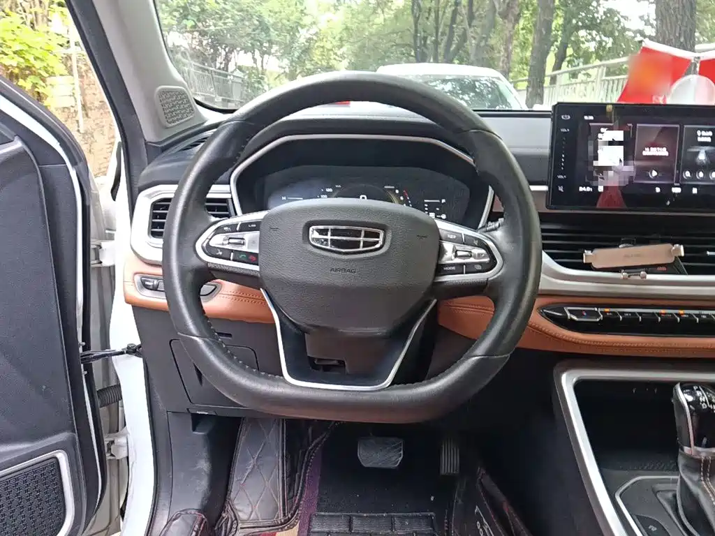 Geely Vision X6 — миниатюра 11