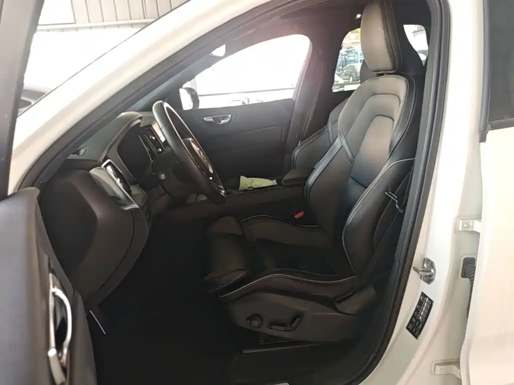 Volvo XC60 — миниатюра 15