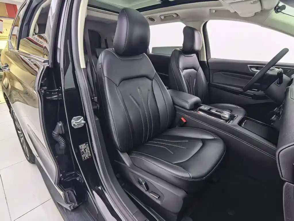 Ford Edge — миниатюра 7