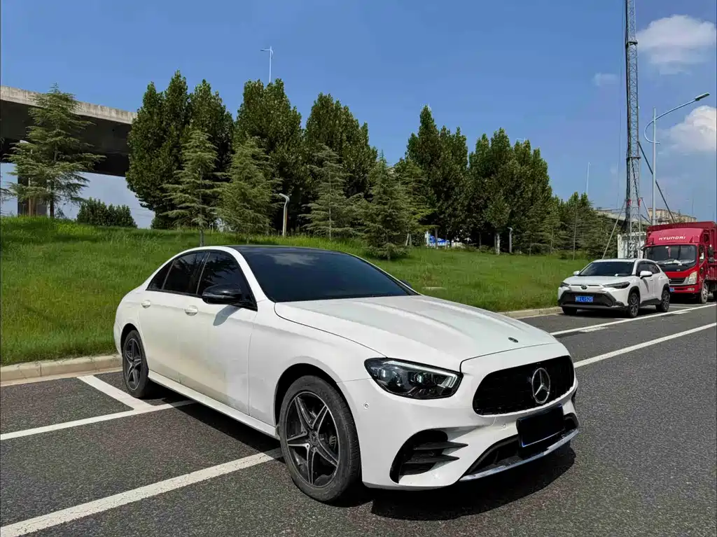 Mercedes-Benz E-Class — миниатюра 3