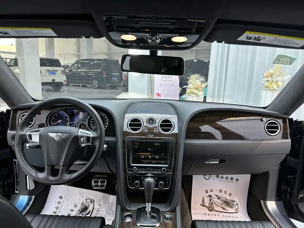 Bentley Flying Spur — миниатюра 10