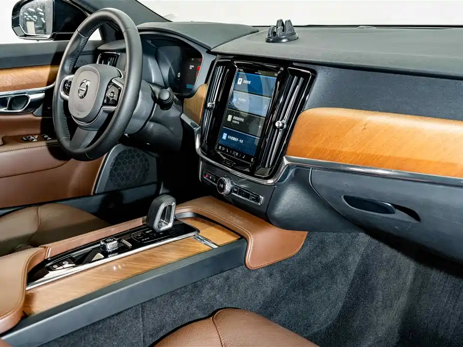 Volvo S90 — миниатюра 17