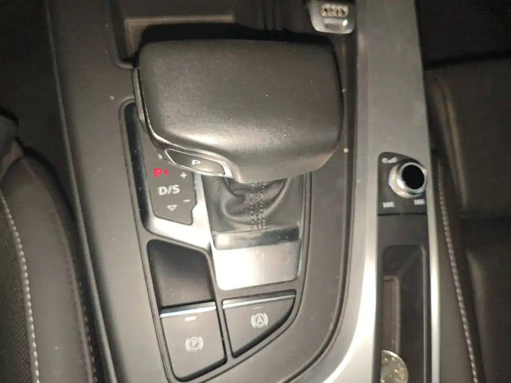 Audi A4L — миниатюра 7
