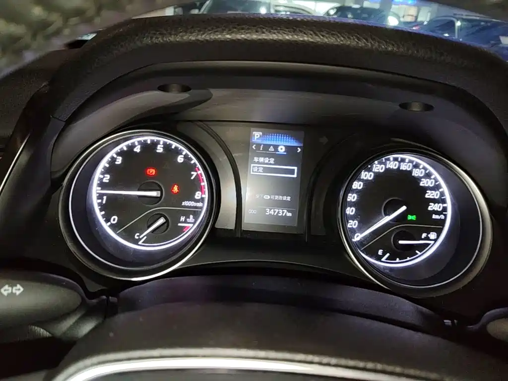 Toyota Camry — миниатюра 12