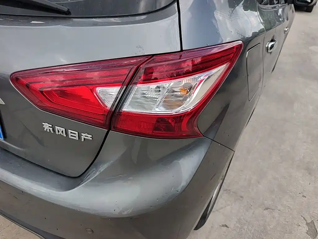 Nissan Tiida — миниатюра 8