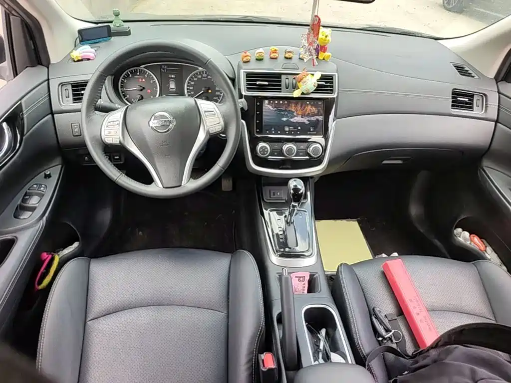 Nissan Tiida — миниатюра 10