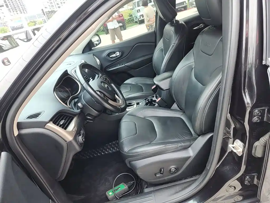 Jeep Cherokee — миниатюра 15