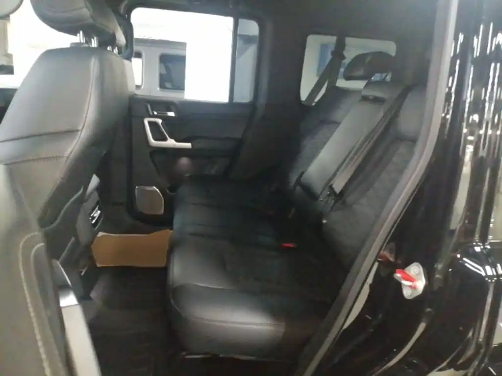 212 212 T01 — миниатюра 17