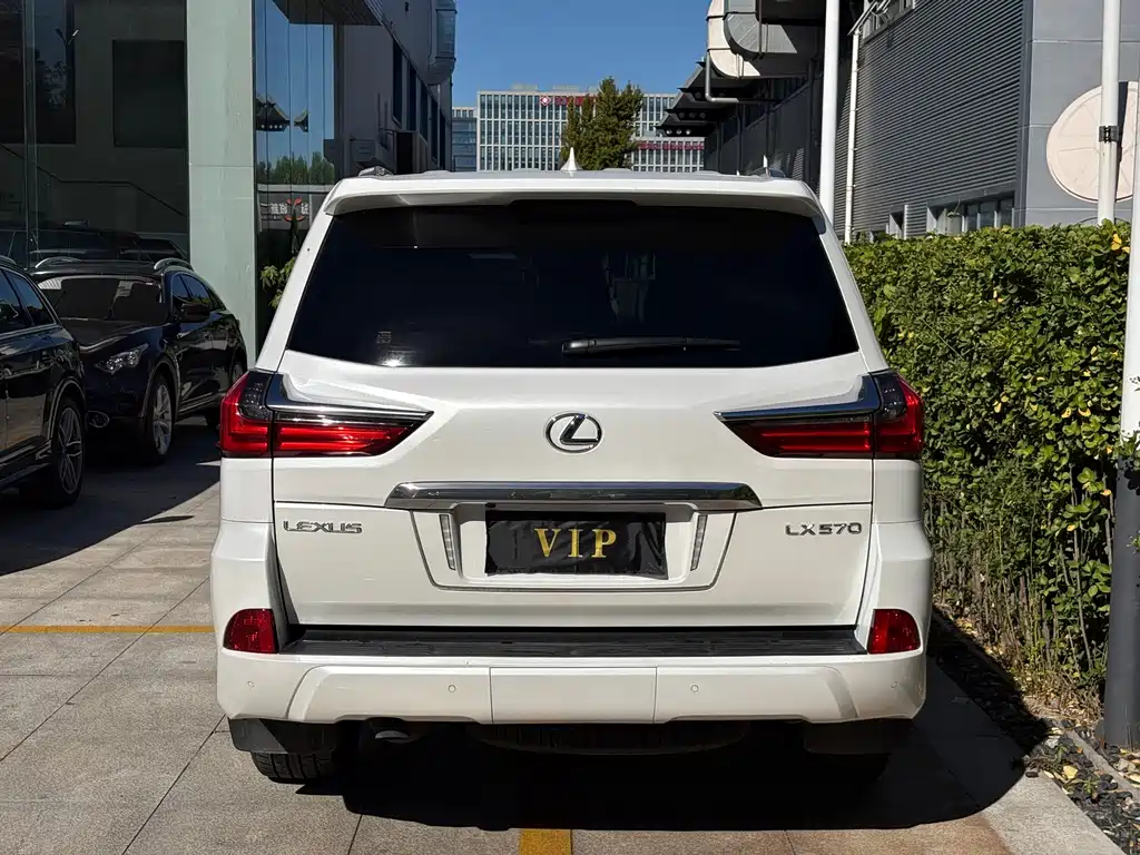 Lexus LX — миниатюра 4