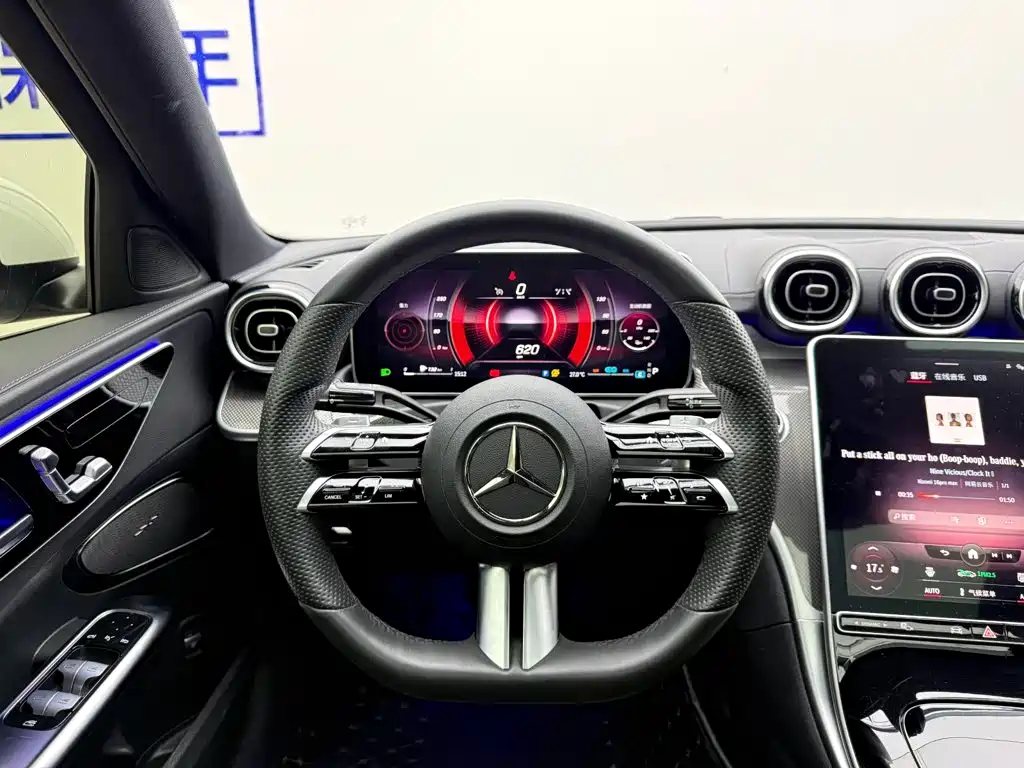 Mercedes-Benz C-Class — миниатюра 11