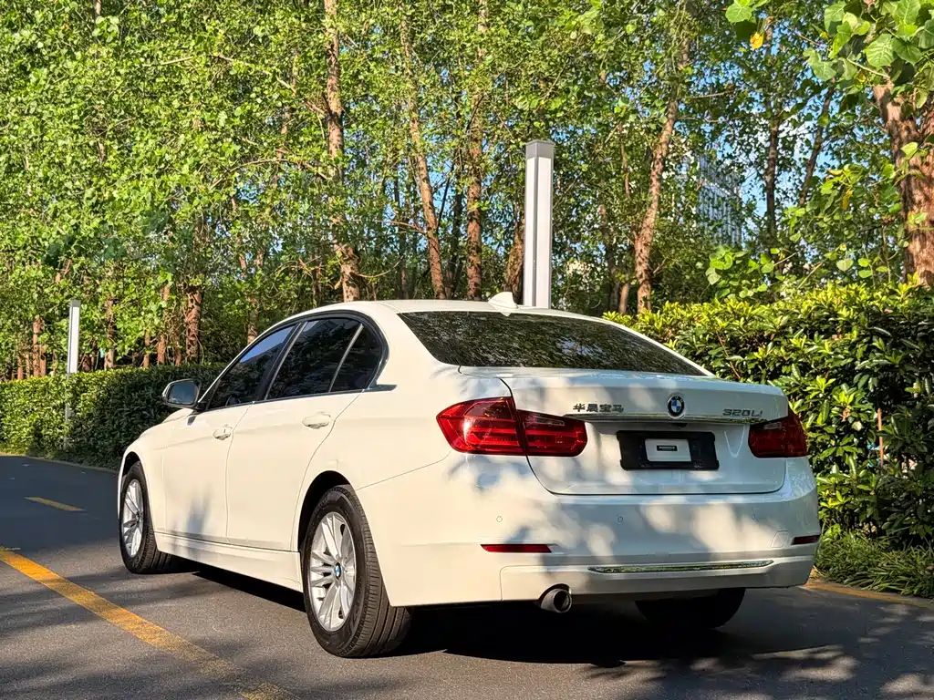 BMW 3 Series — миниатюра 3