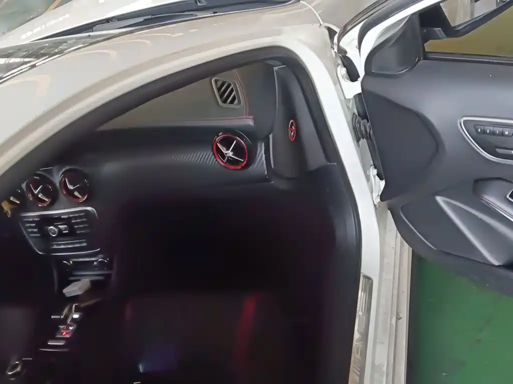 Mercedes-Benz A-Class AMG (Import) — миниатюра 18