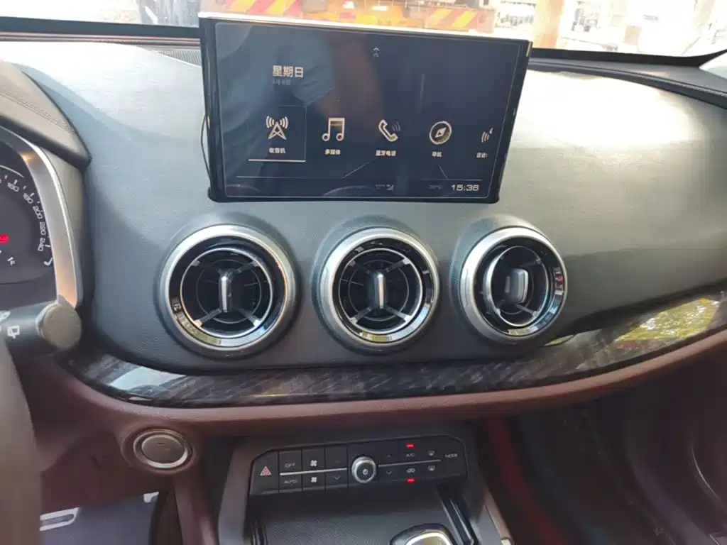 Wey Wey VV5 — миниатюра 13