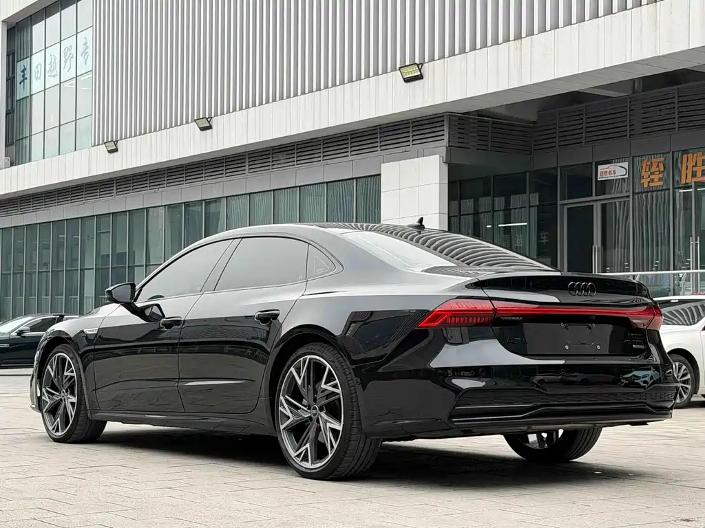 AUDI A7L