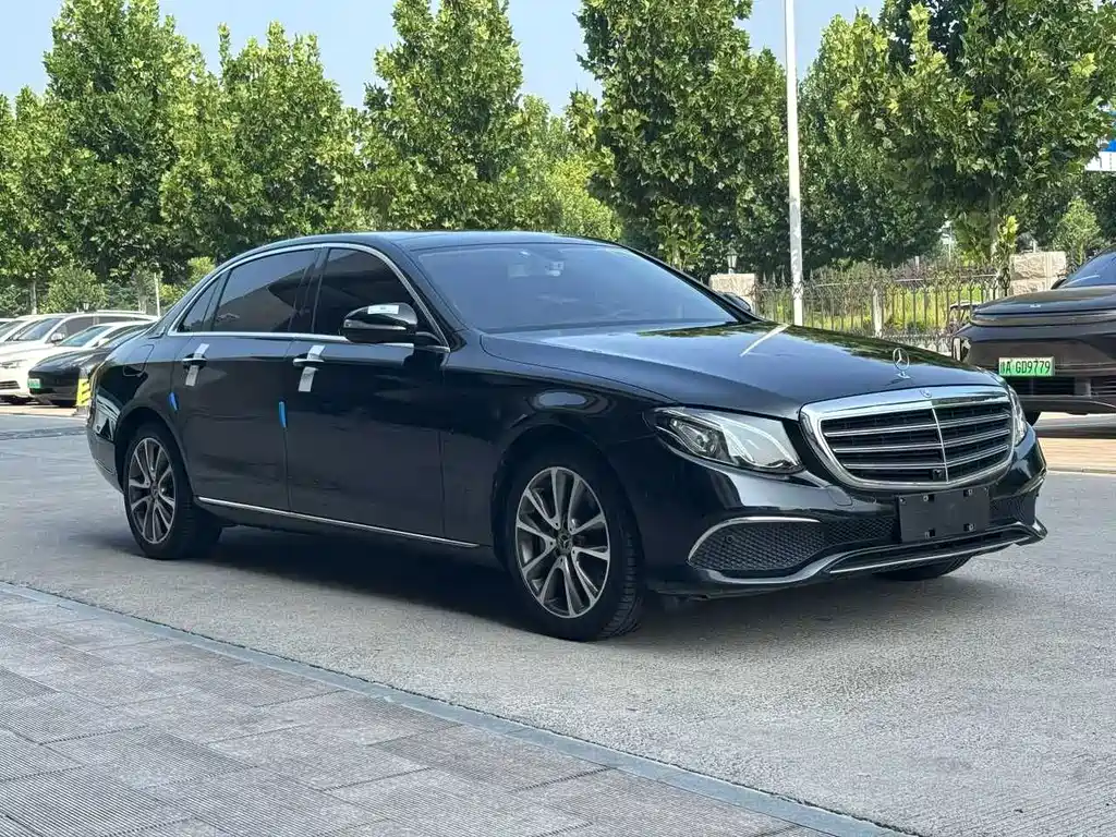 Mercedes-Benz E-Class — миниатюра 3