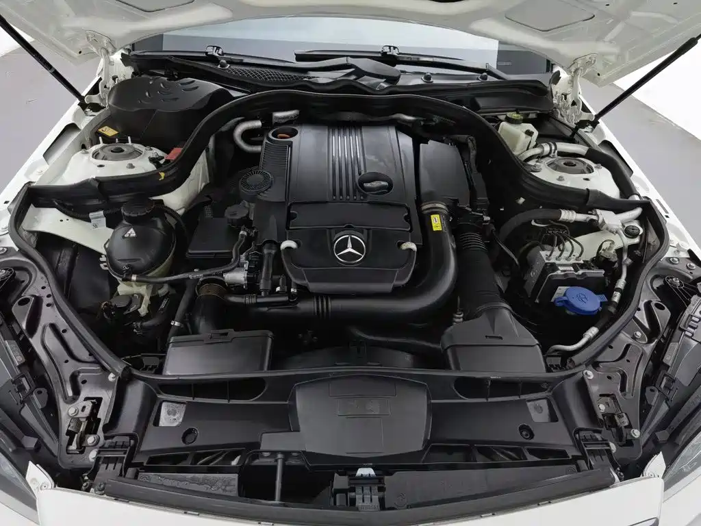 Mercedes-Benz E-Class — миниатюра 6