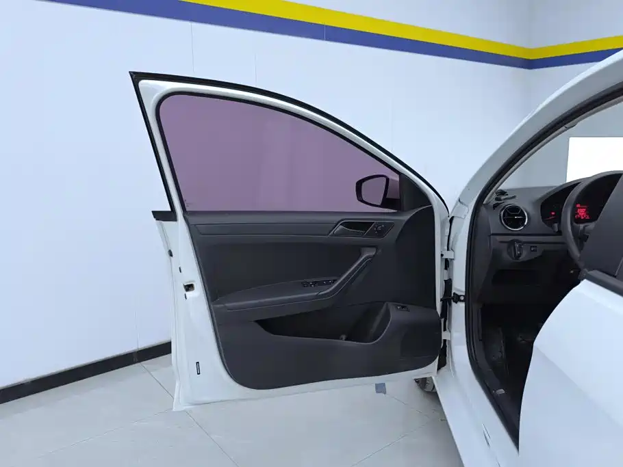 Volkswagen Jetta — миниатюра 7