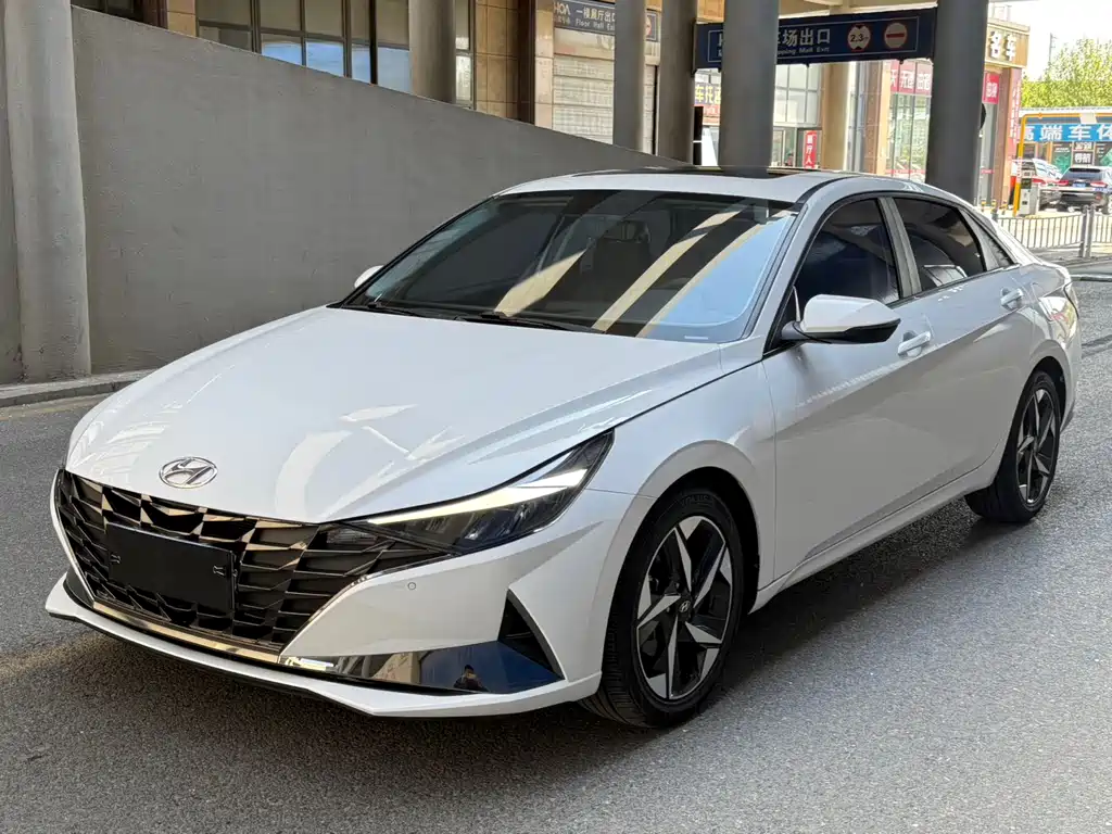 Hyundai Elantra 2023