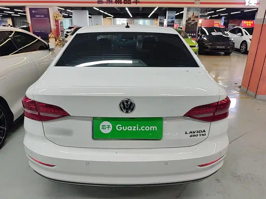 Volkswagen Lavida — миниатюра 6