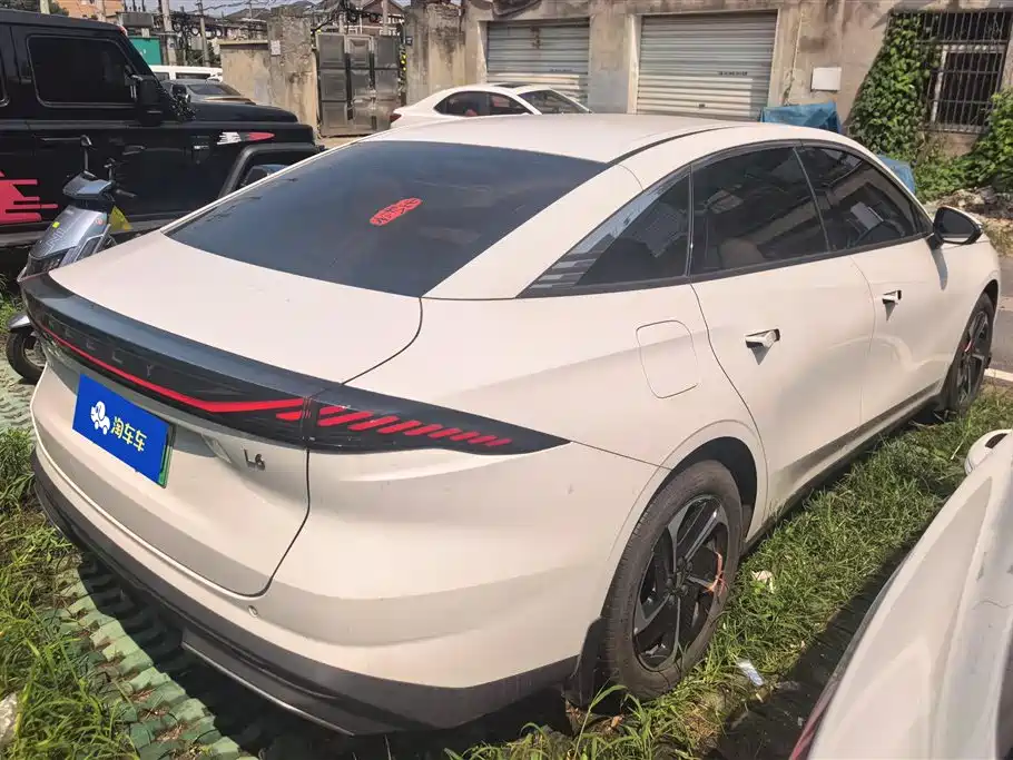 Geely Galaxy Galaxy L6 L6 2023 125km PLUS