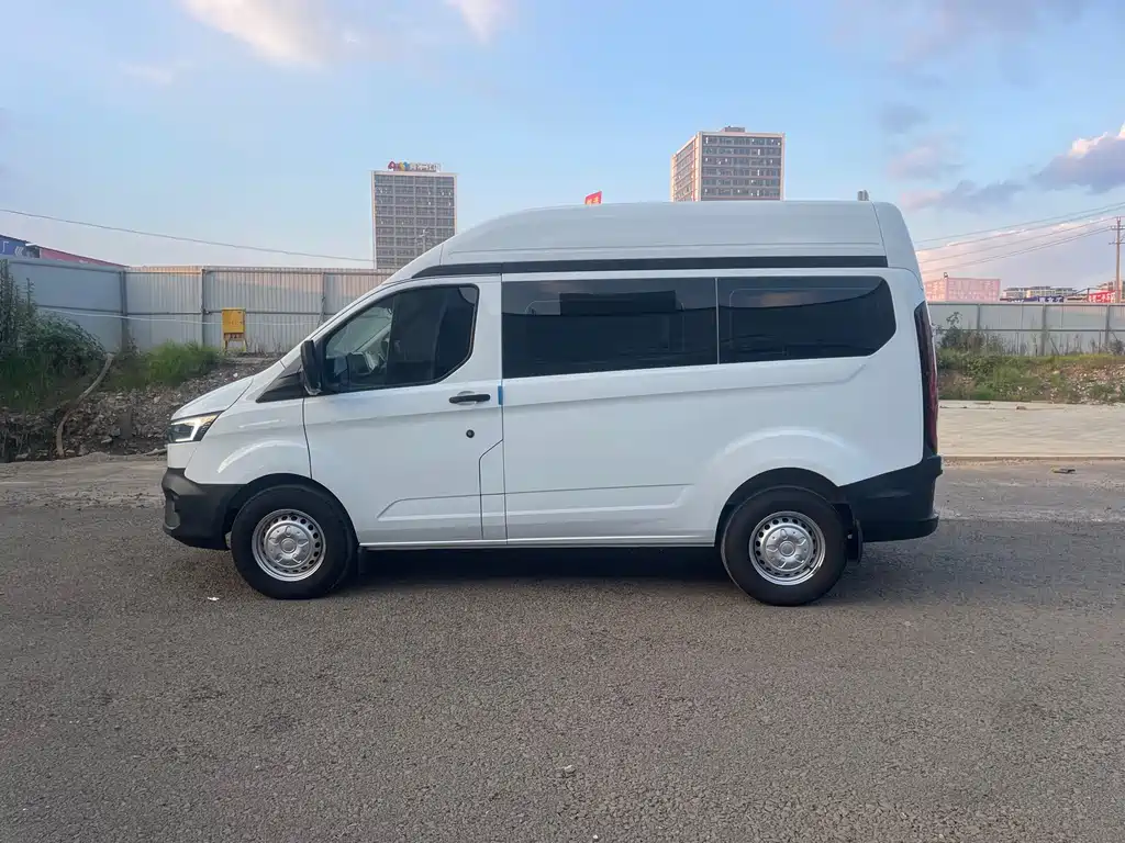 Ford Transit — миниатюра 8