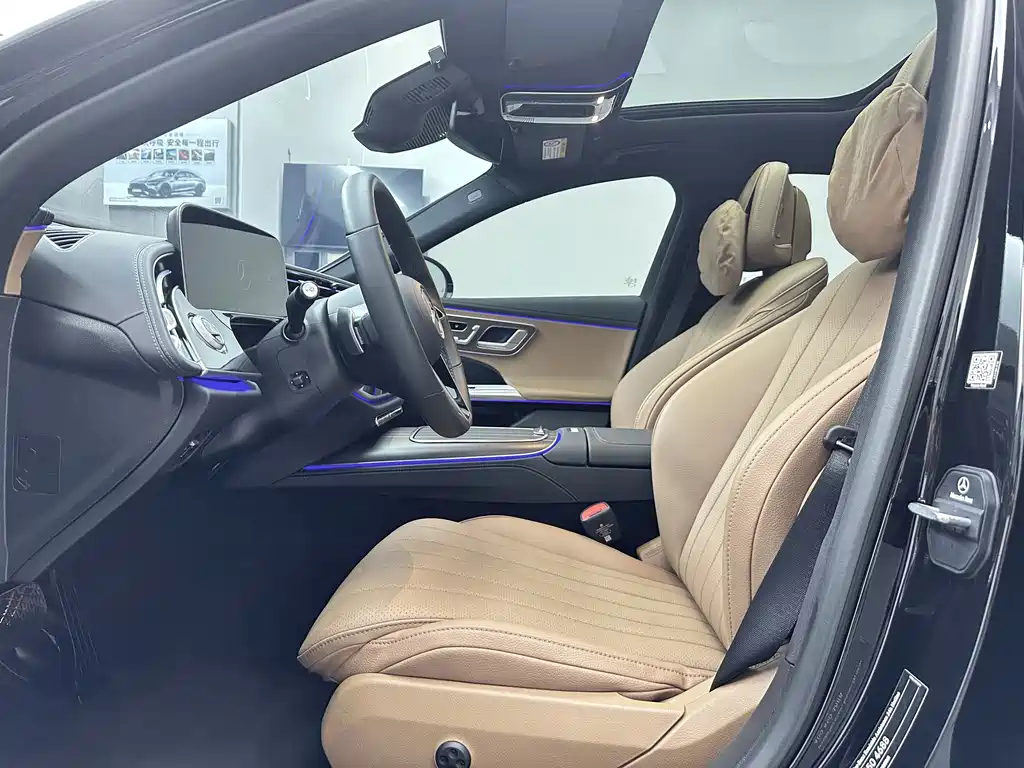 Mercedes-Benz E-Class — миниатюра 10