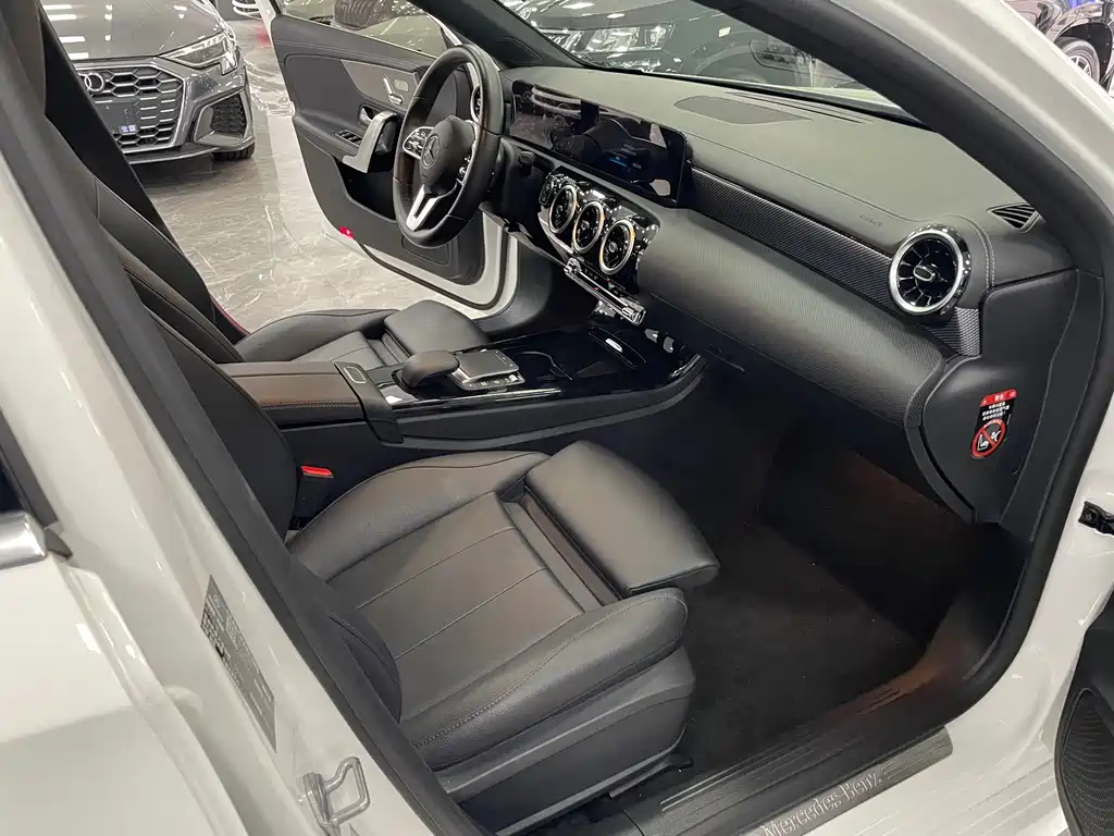 Mercedes-Benz A-Class — миниатюра 8