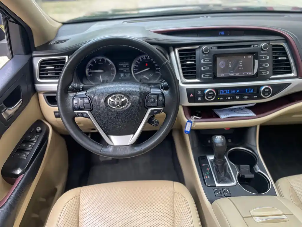 Toyota Highlander — миниатюра 10