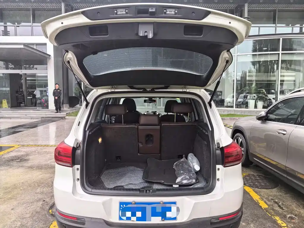 Volkswagen Tiguan — миниатюра 6