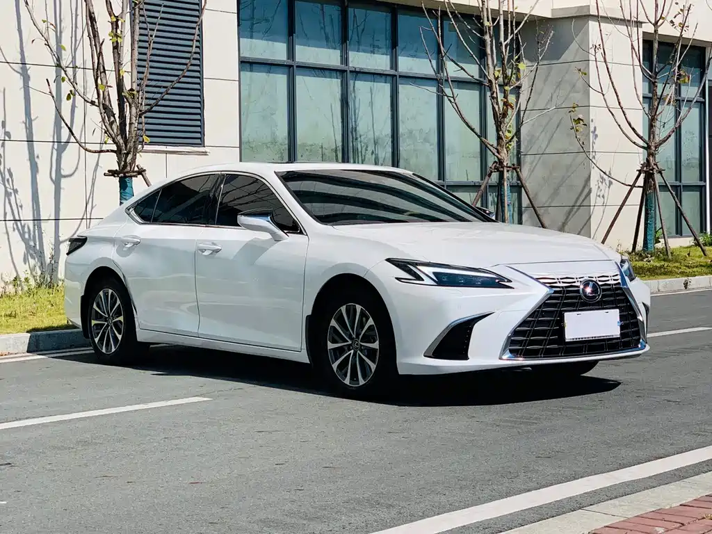 Lexus ES — миниатюра 3