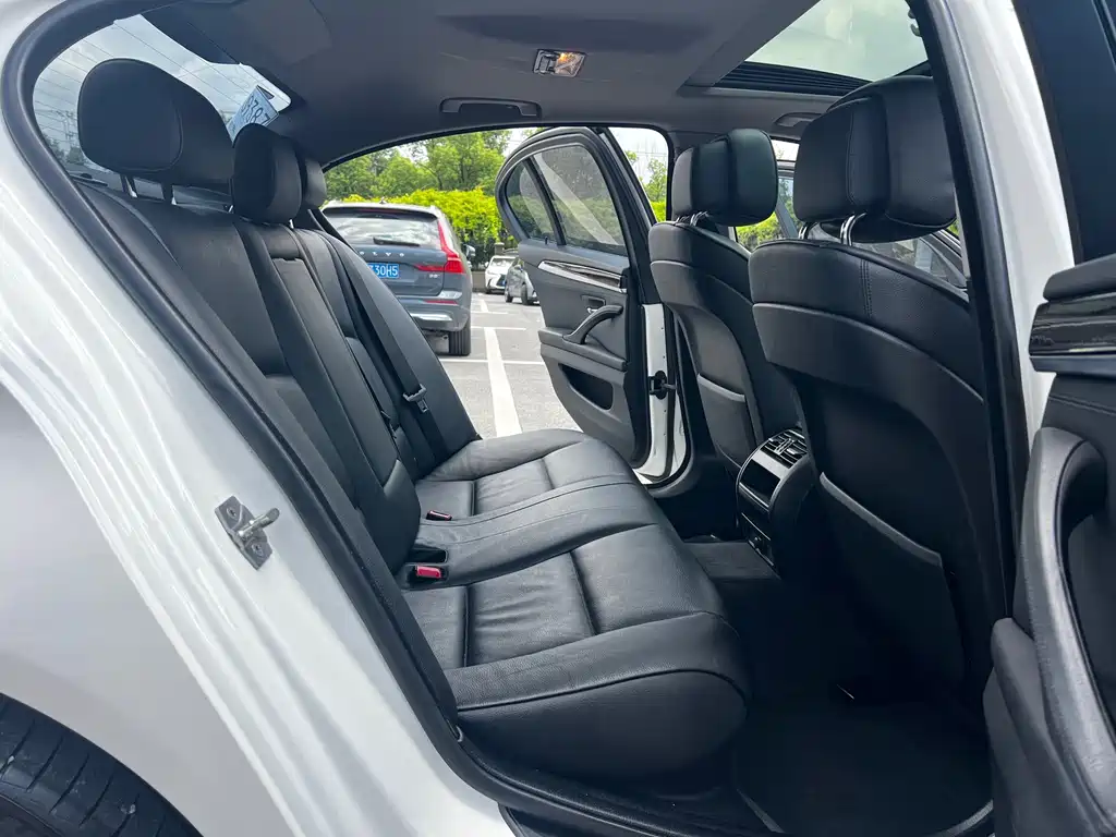 BMW 5 Series (Import) — миниатюра 15