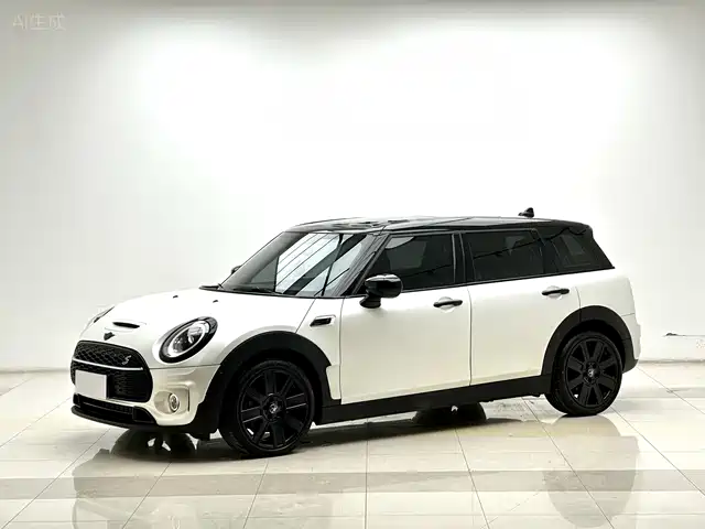 MINI CLUBMAN 2023